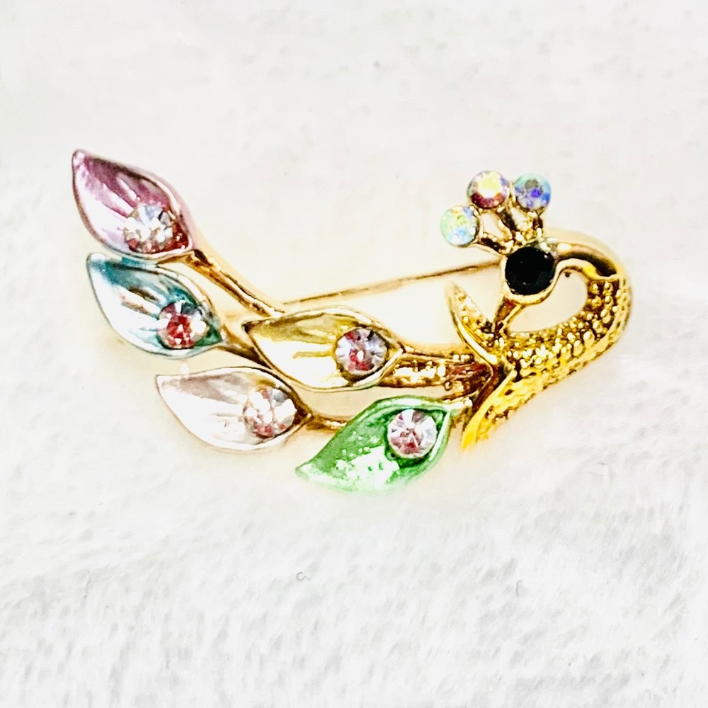 🦚Elegant Pastel & Gold Peacock Plumage Earrings